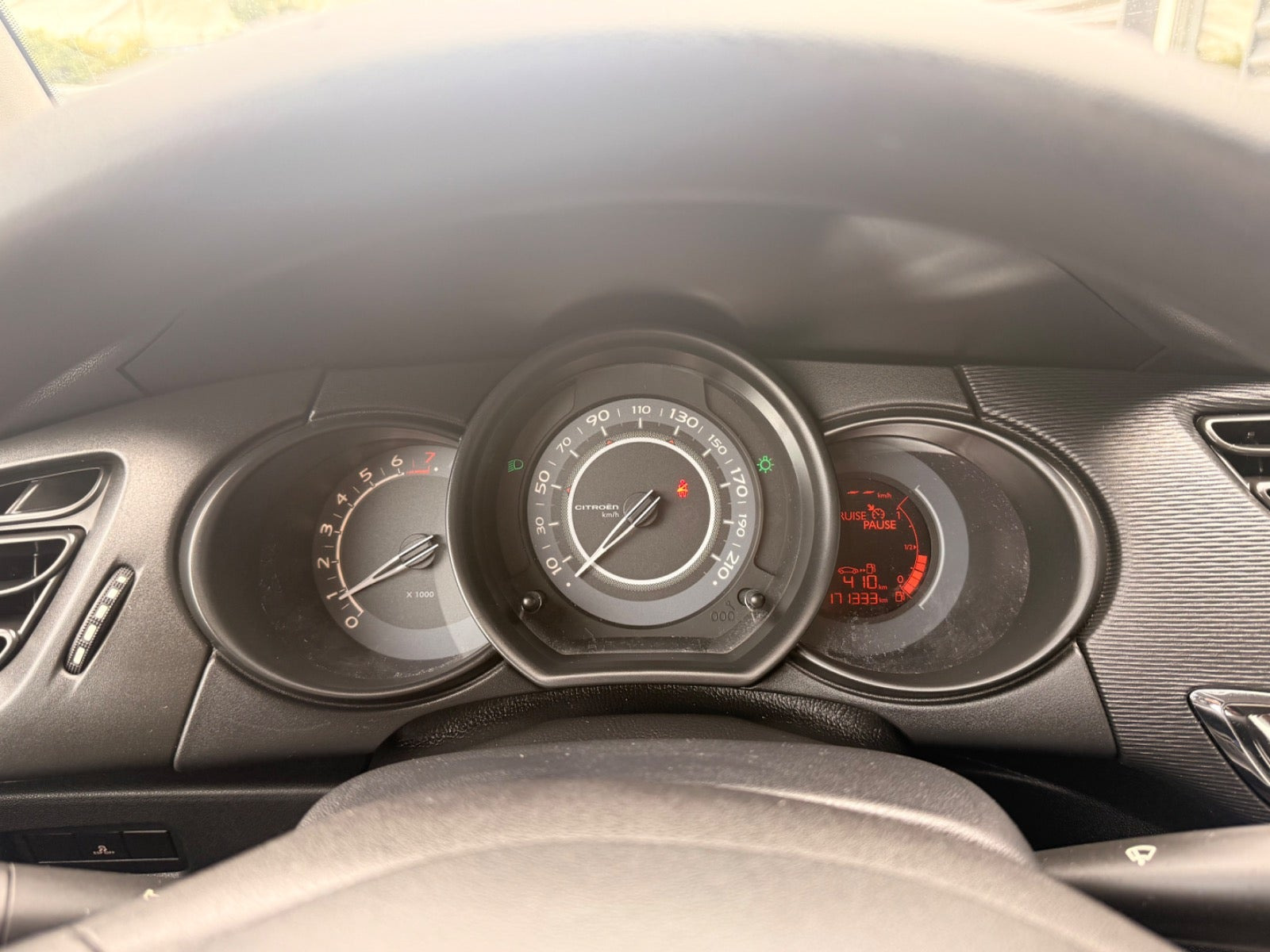 Grå Citroën C3 fra 2012