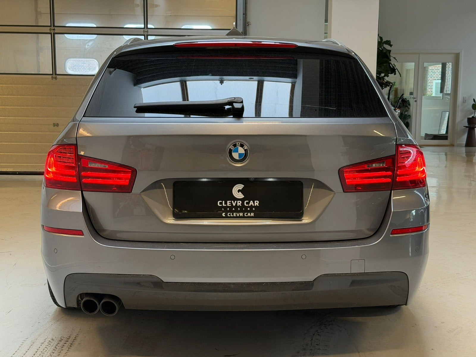 Sølv BMW 520d fra 2016