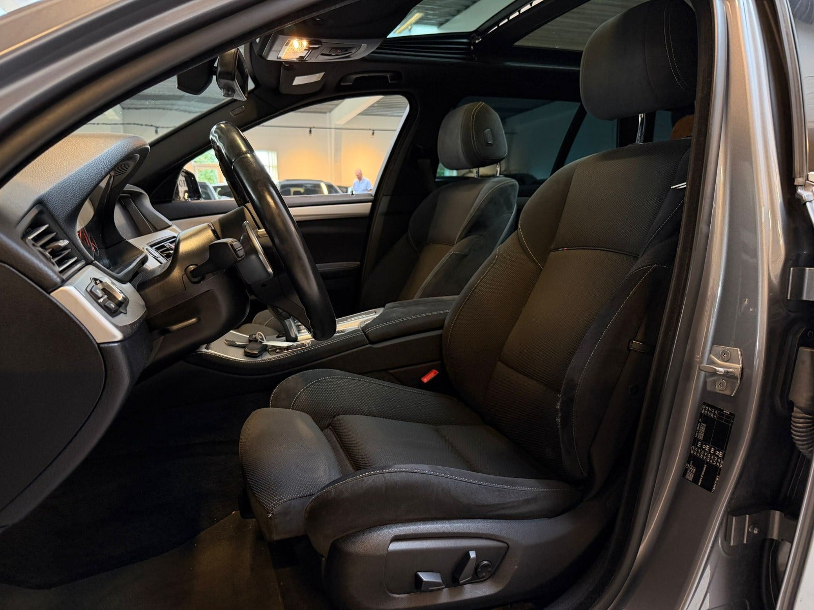 Sølv BMW 520d fra 2016