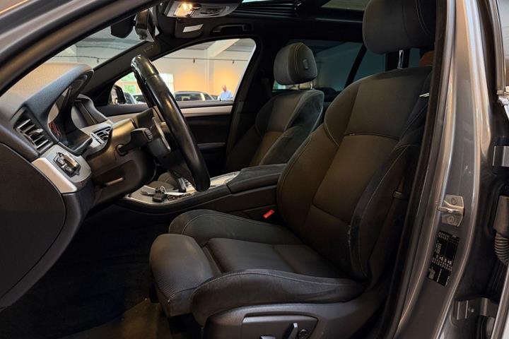 Sølv BMW 520d fra 2016
