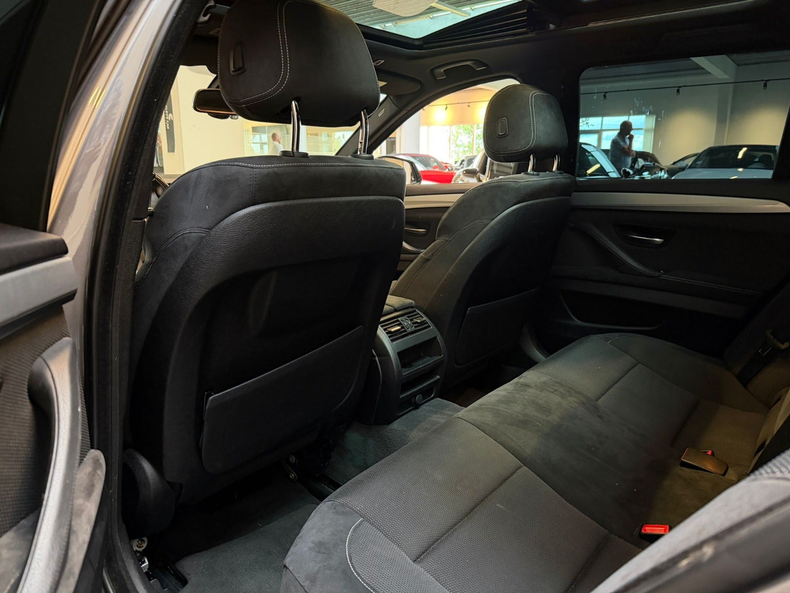 Sølv BMW 520d fra 2016