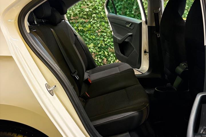 undefined Skoda Rapid fra 2014