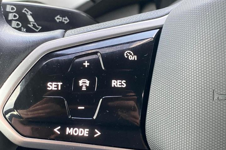 Grå VW ID.4 fra 2023