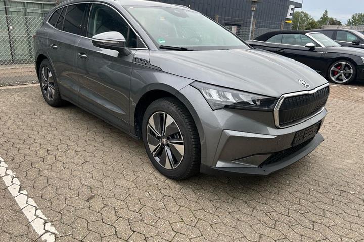 Grå Skoda Enyaq fra 2025