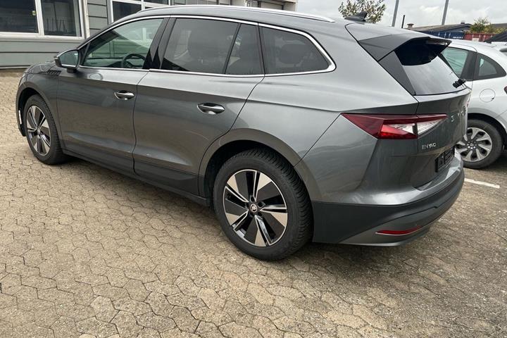 Grå Skoda Enyaq fra 2025