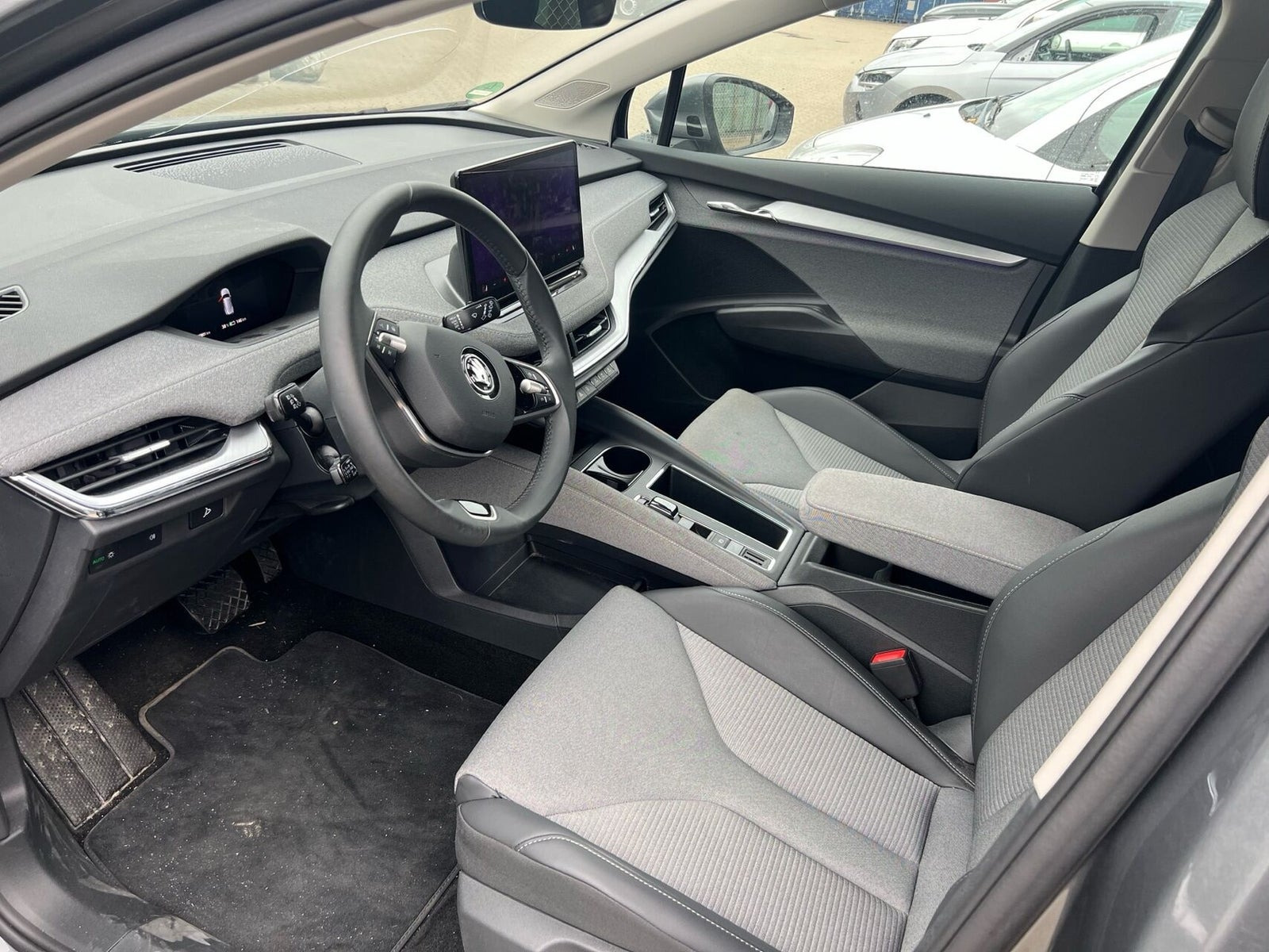 Grå Skoda Enyaq fra 2025