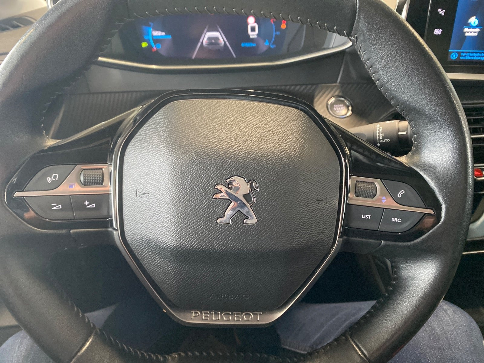 Sort Peugeot 208 fra 2020
