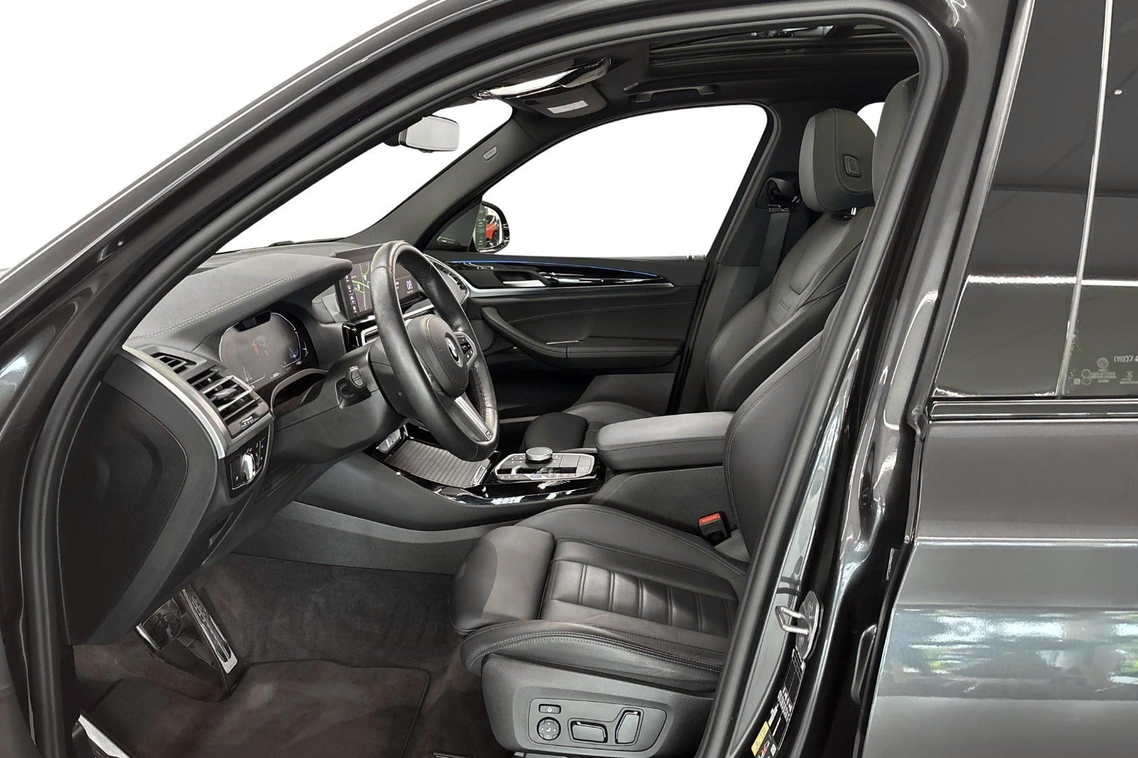 Grå BMW iX3 fra 2024