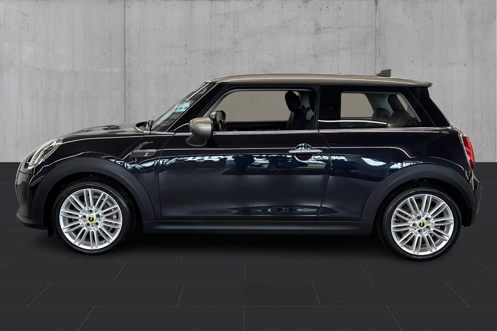 Sort Mini Cooper SE fra 2023
