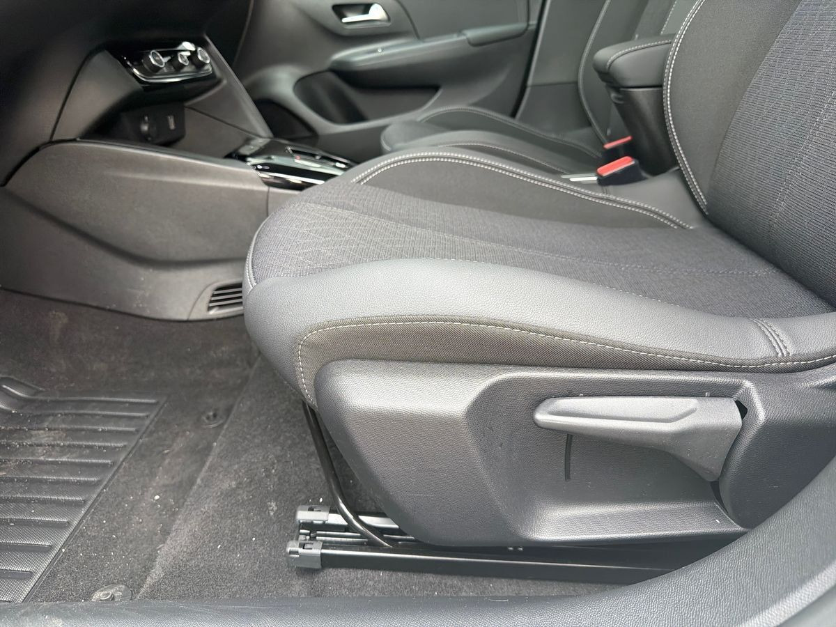 Hvid Opel Corsa-e fra 2023