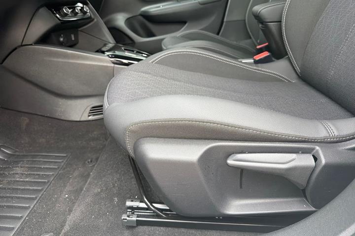 Hvid Opel Corsa-e fra 2023