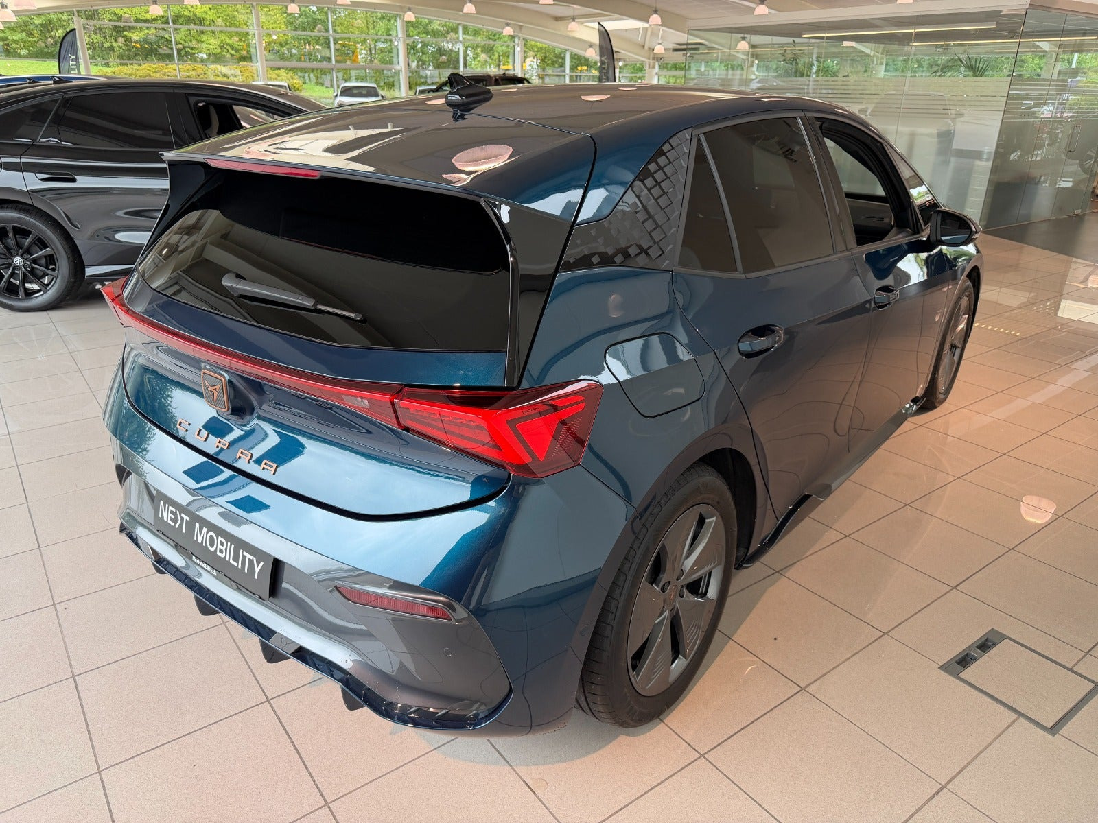 Blå Cupra Born fra 2022