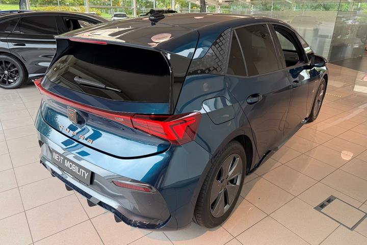 Blå Cupra Born fra 2022