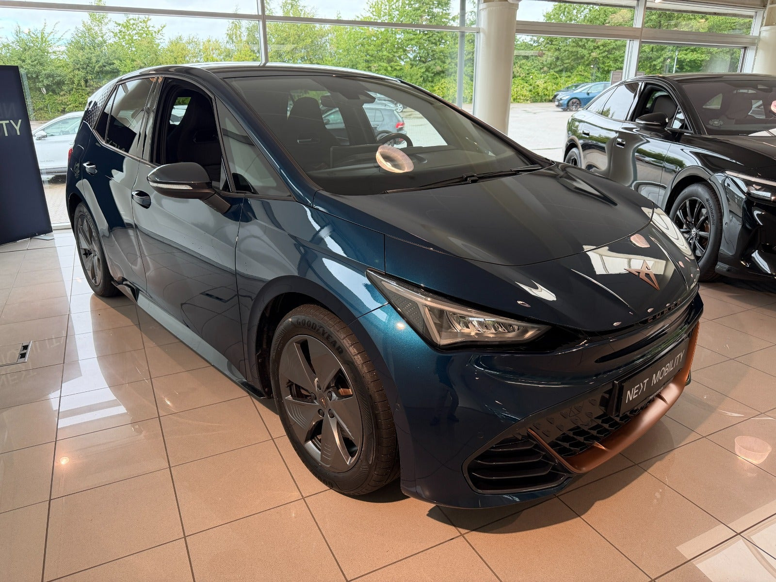 Blå Cupra Born fra 2022