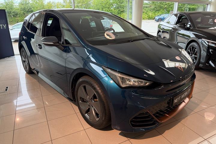 Blå Cupra Born fra 2022