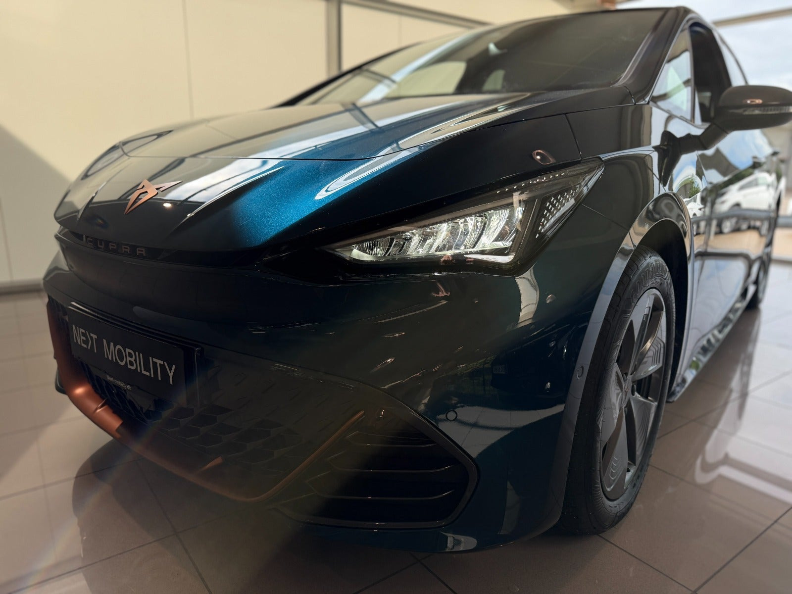 Blå Cupra Born fra 2022