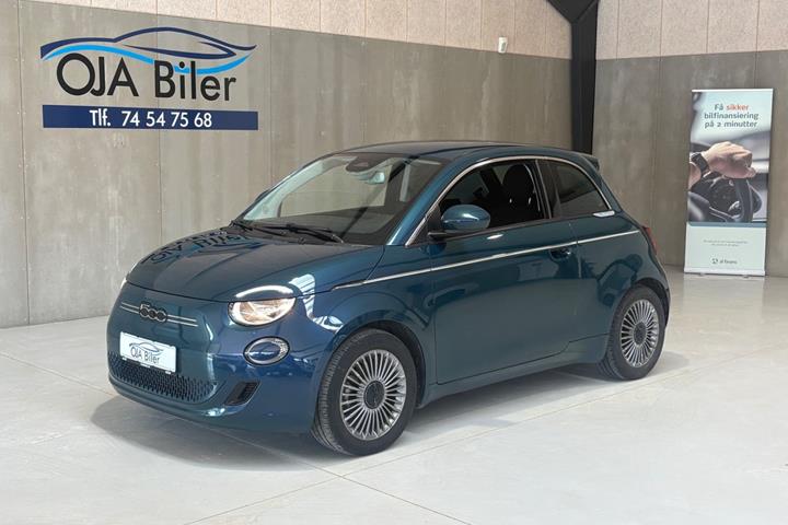 Blå Fiat 500e fra 2024