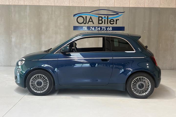 Blå Fiat 500e fra 2024