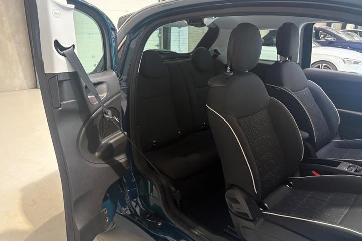 Blå Fiat 500e fra 2024