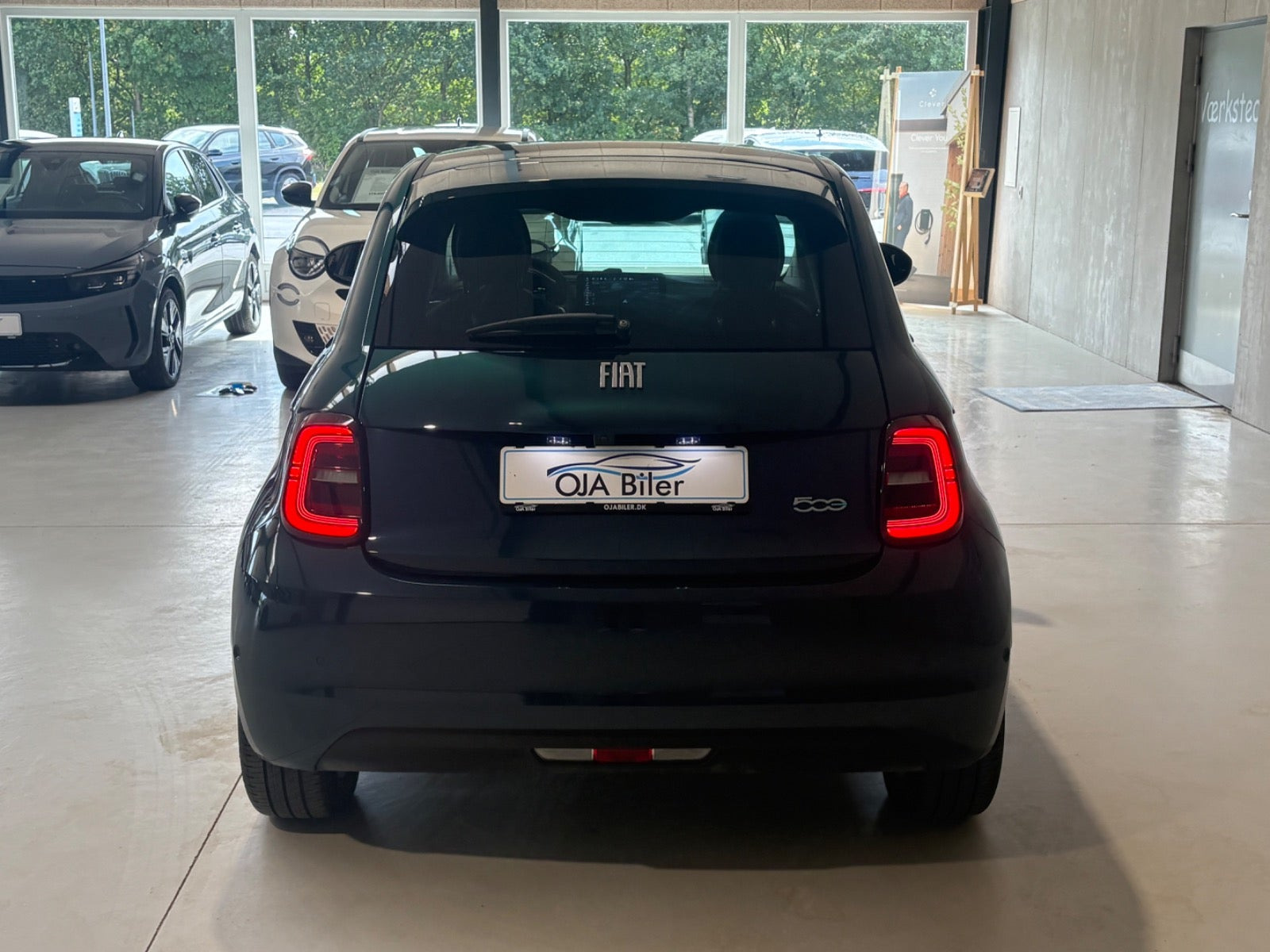 Blå Fiat 500e fra 2024