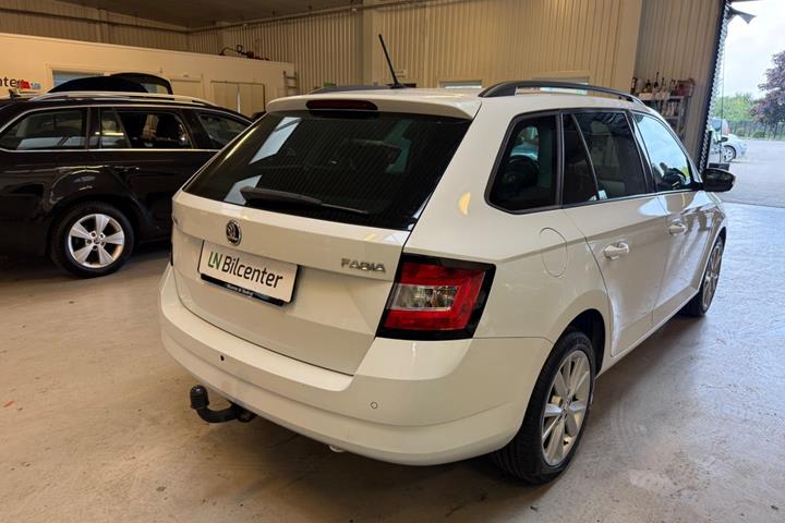 Sølv Skoda Fabia fra 2017