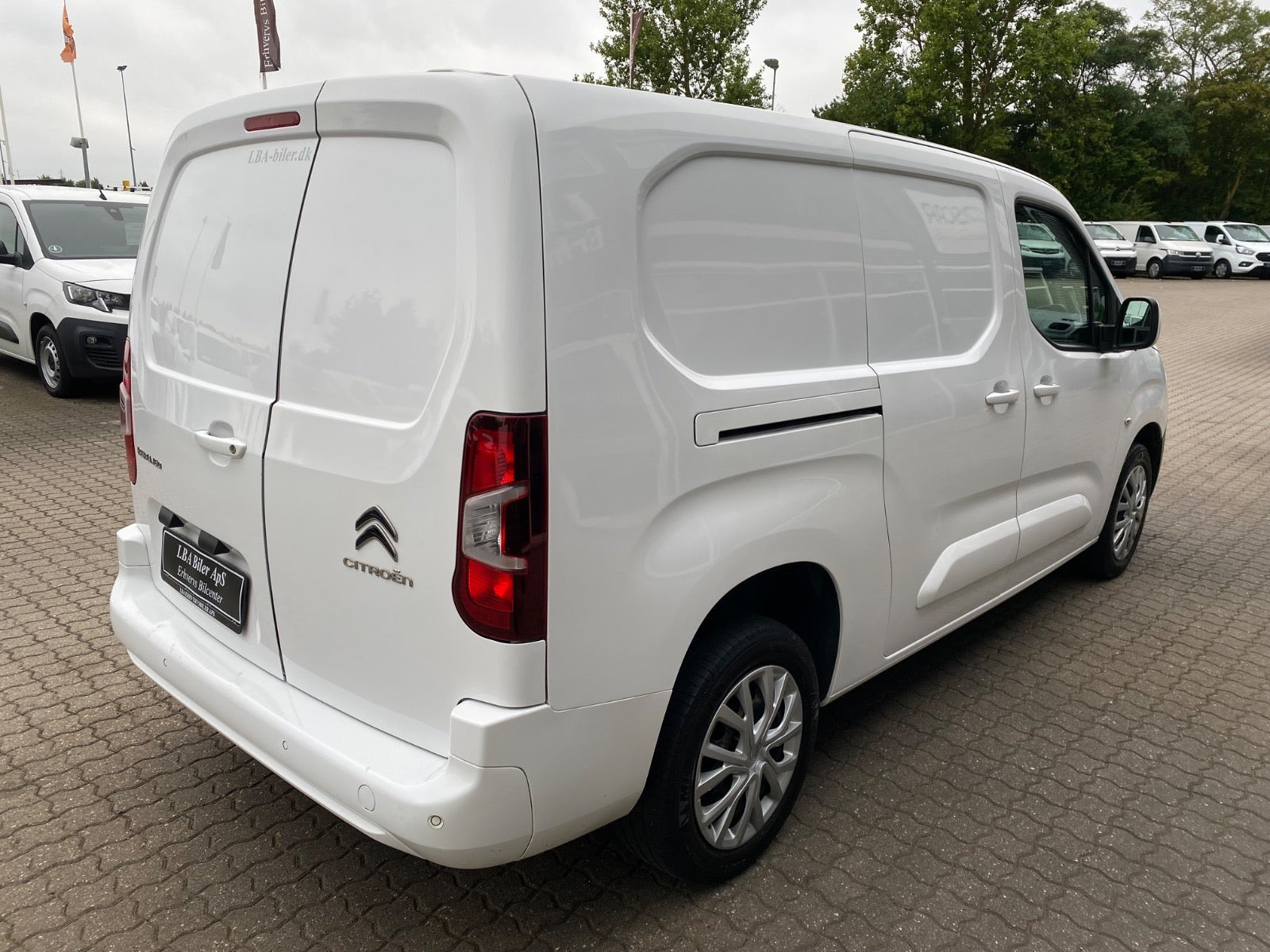 Hvid Citroën Berlingo fra 2021