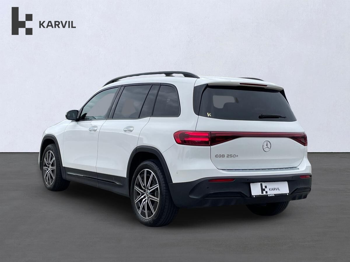 Hvid Mercedes EQB250+ fra 2025