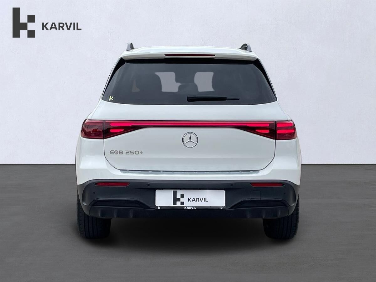 Hvid Mercedes EQB250+ fra 2025