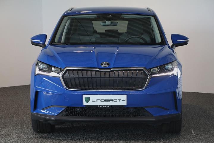 Blå Skoda Enyaq fra 2024