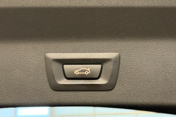 Blå BMW iX3 fra 2022