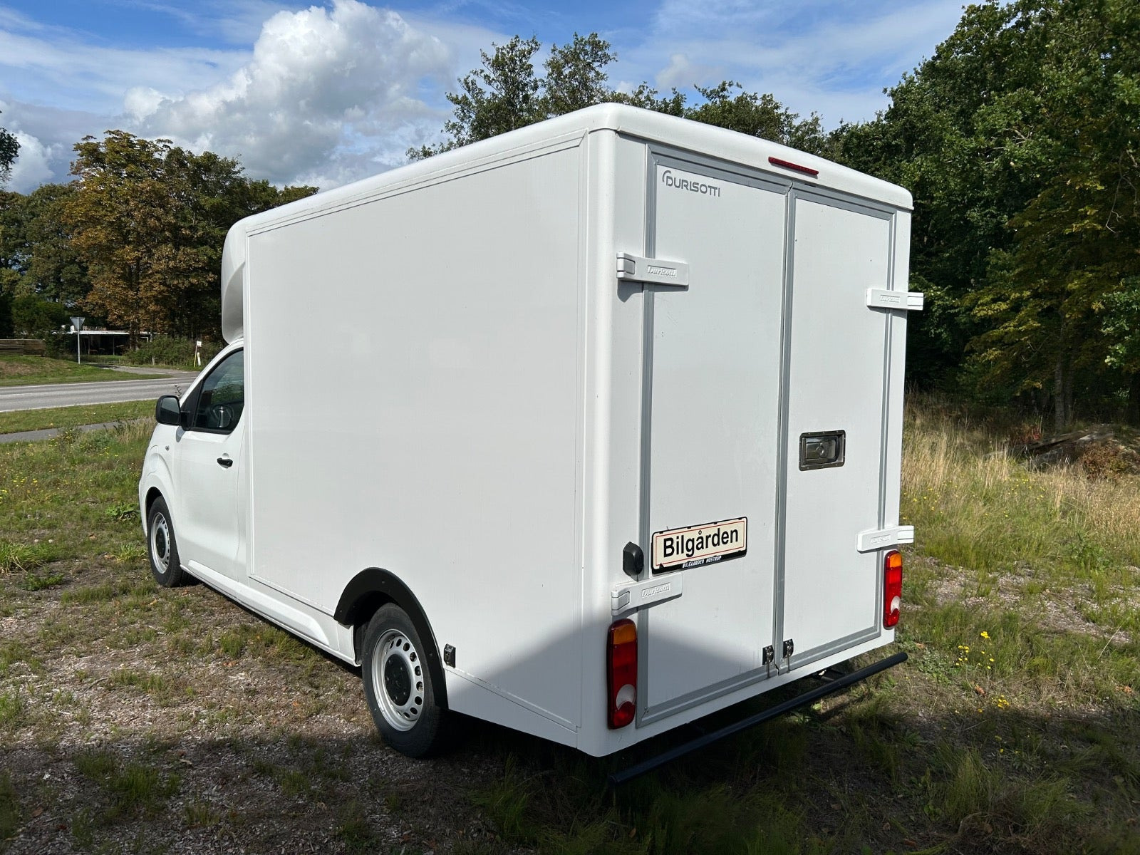 Hvid Peugeot e-Expert fra 2024
