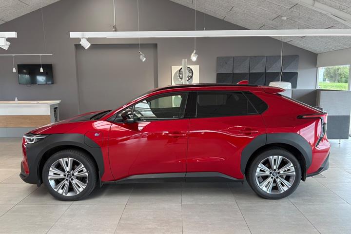 Rød Subaru Solterra fra 2023