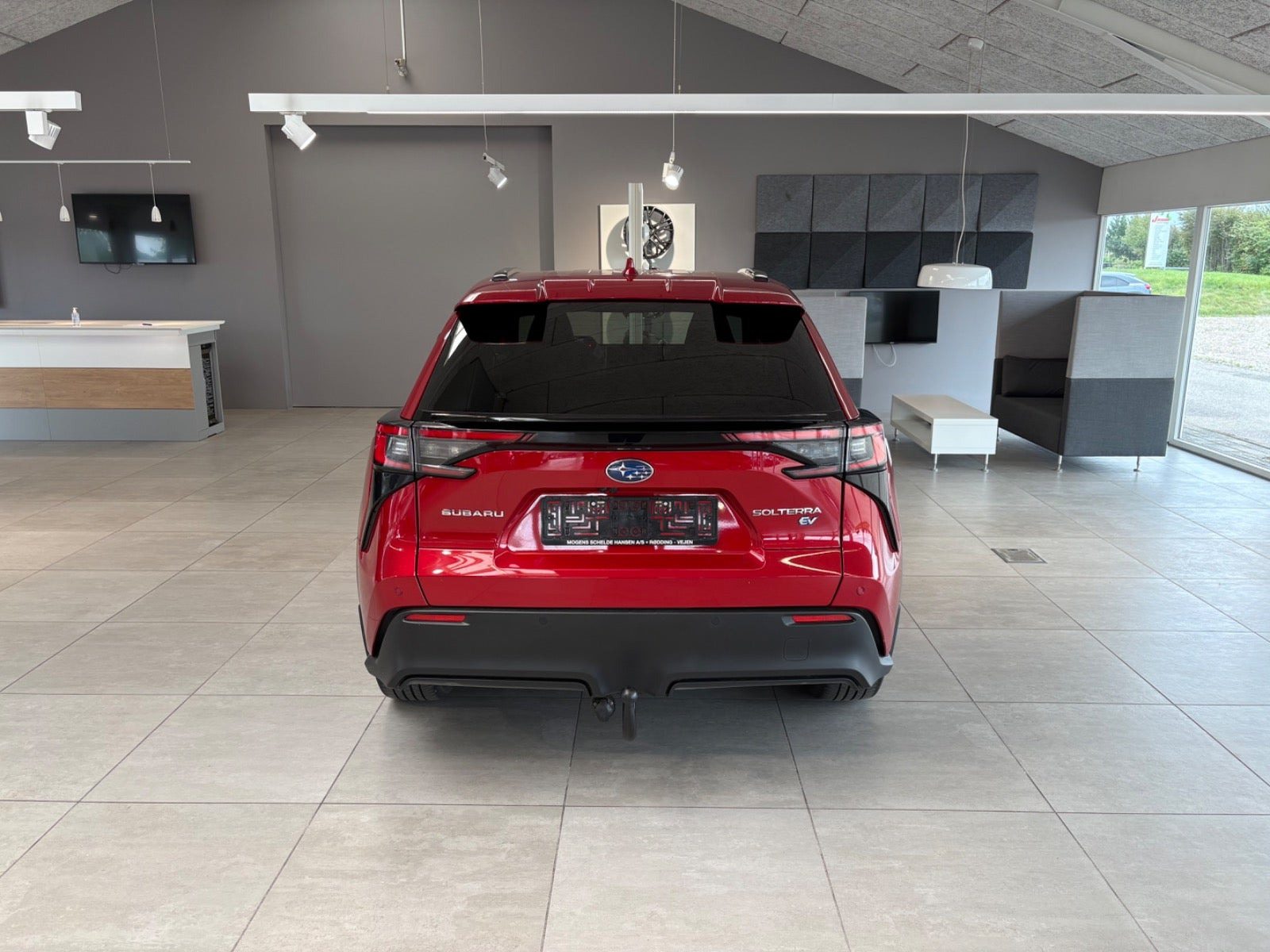 Rød Subaru Solterra fra 2023