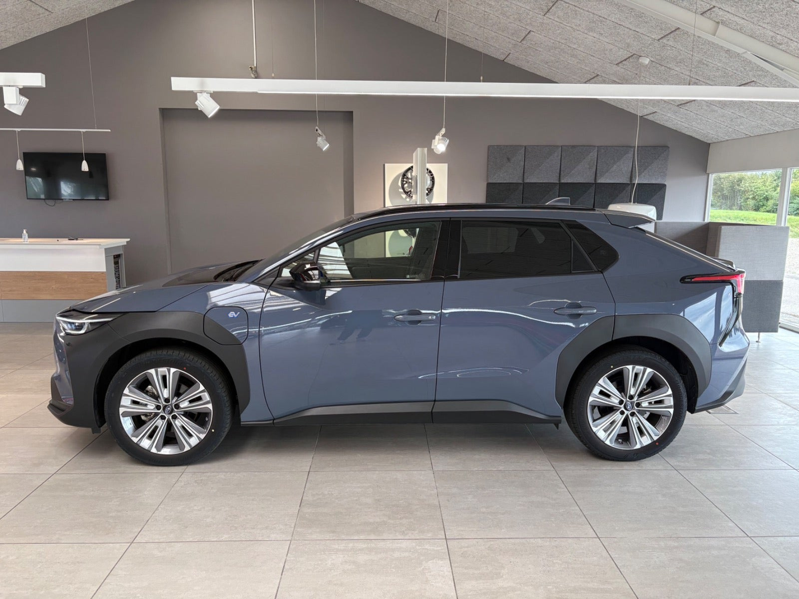 Blå Subaru Solterra fra 2023
