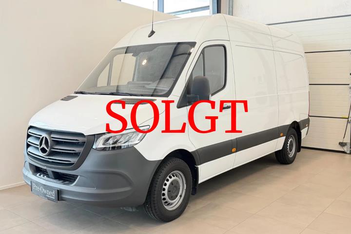 Hvid Mercedes Sprinter 317 fra 2024