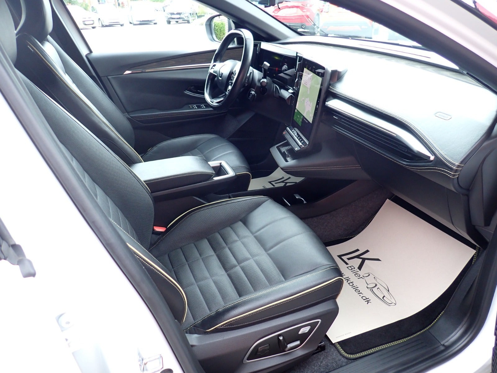 Hvid Renault Megane E-Tech fra 2022