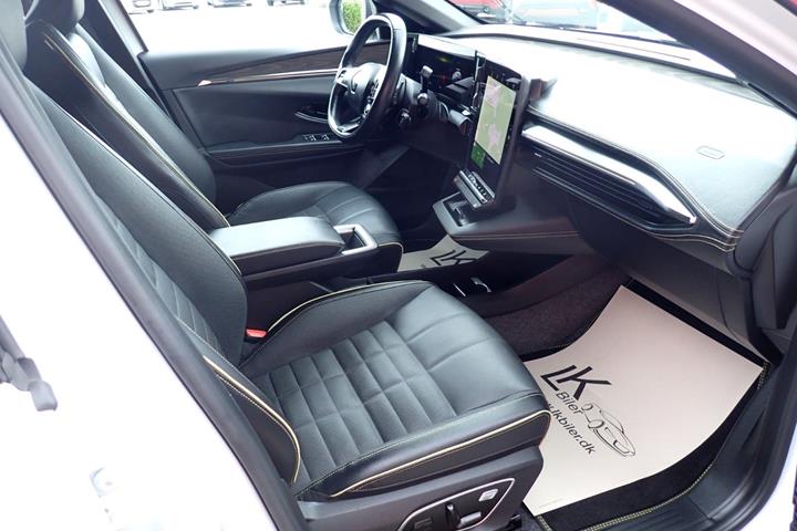 Hvid Renault Megane E-Tech fra 2022