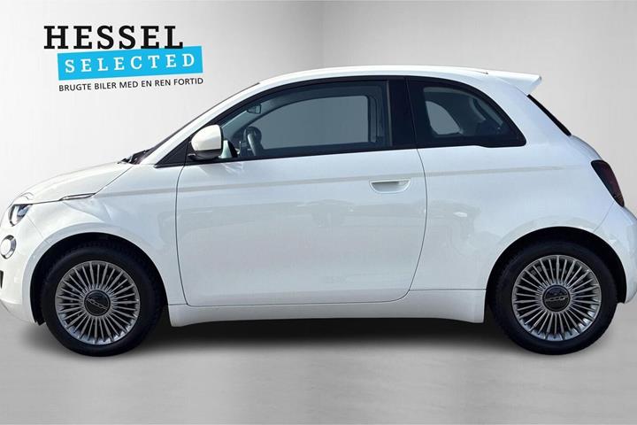 Hvid Fiat 500e fra 2024