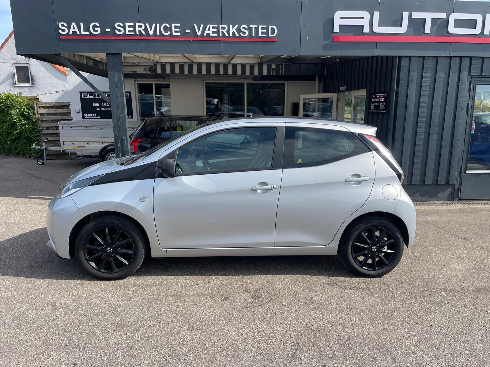 Sølv Toyota Aygo fra 2015