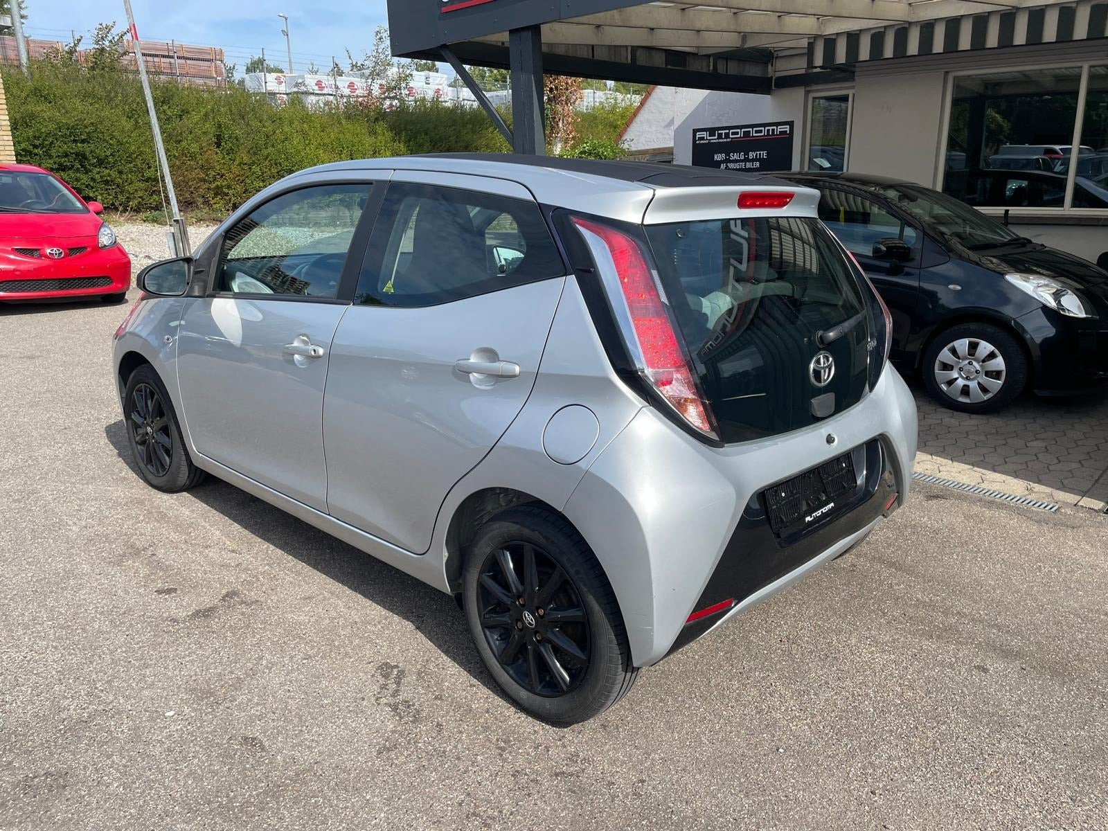 Sølv Toyota Aygo fra 2015