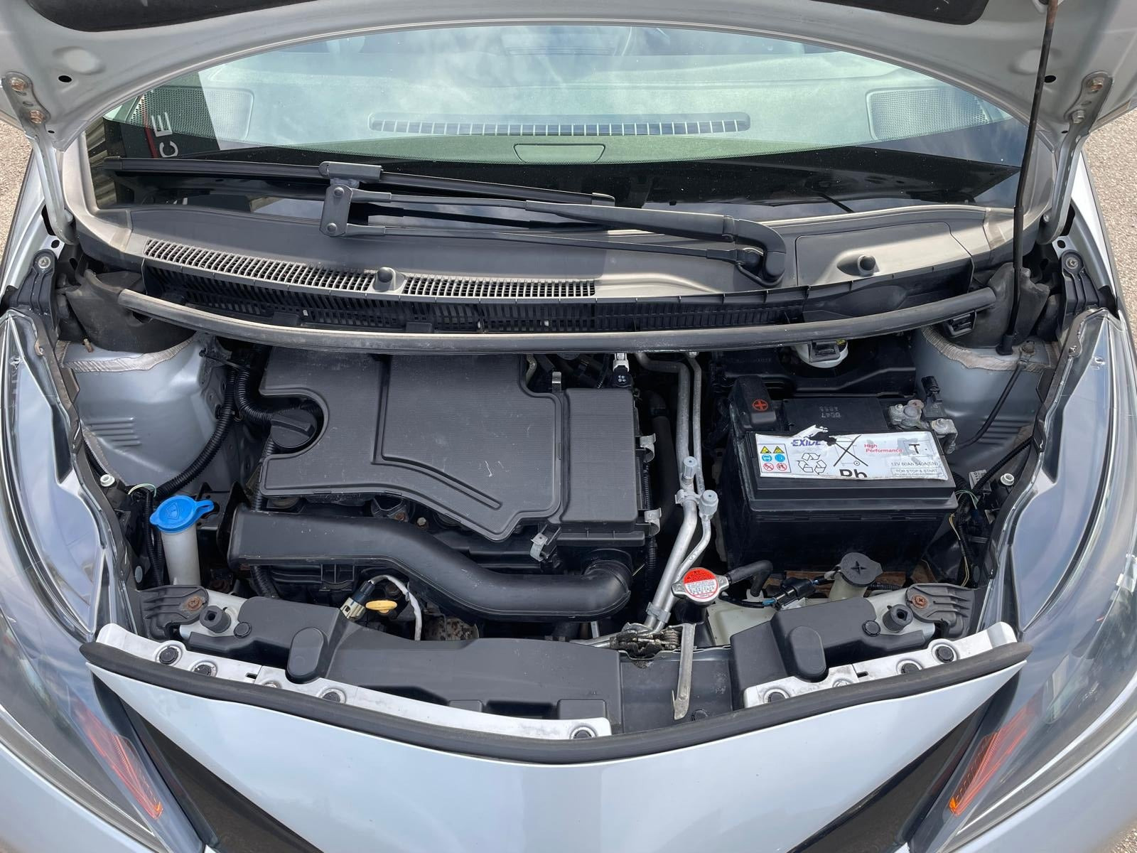 Sølv Toyota Aygo fra 2015