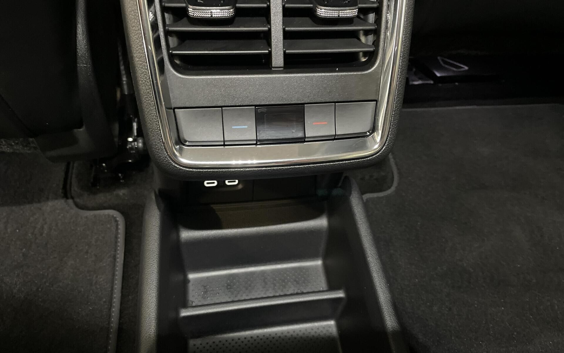 Grå Skoda Enyaq fra 2024
