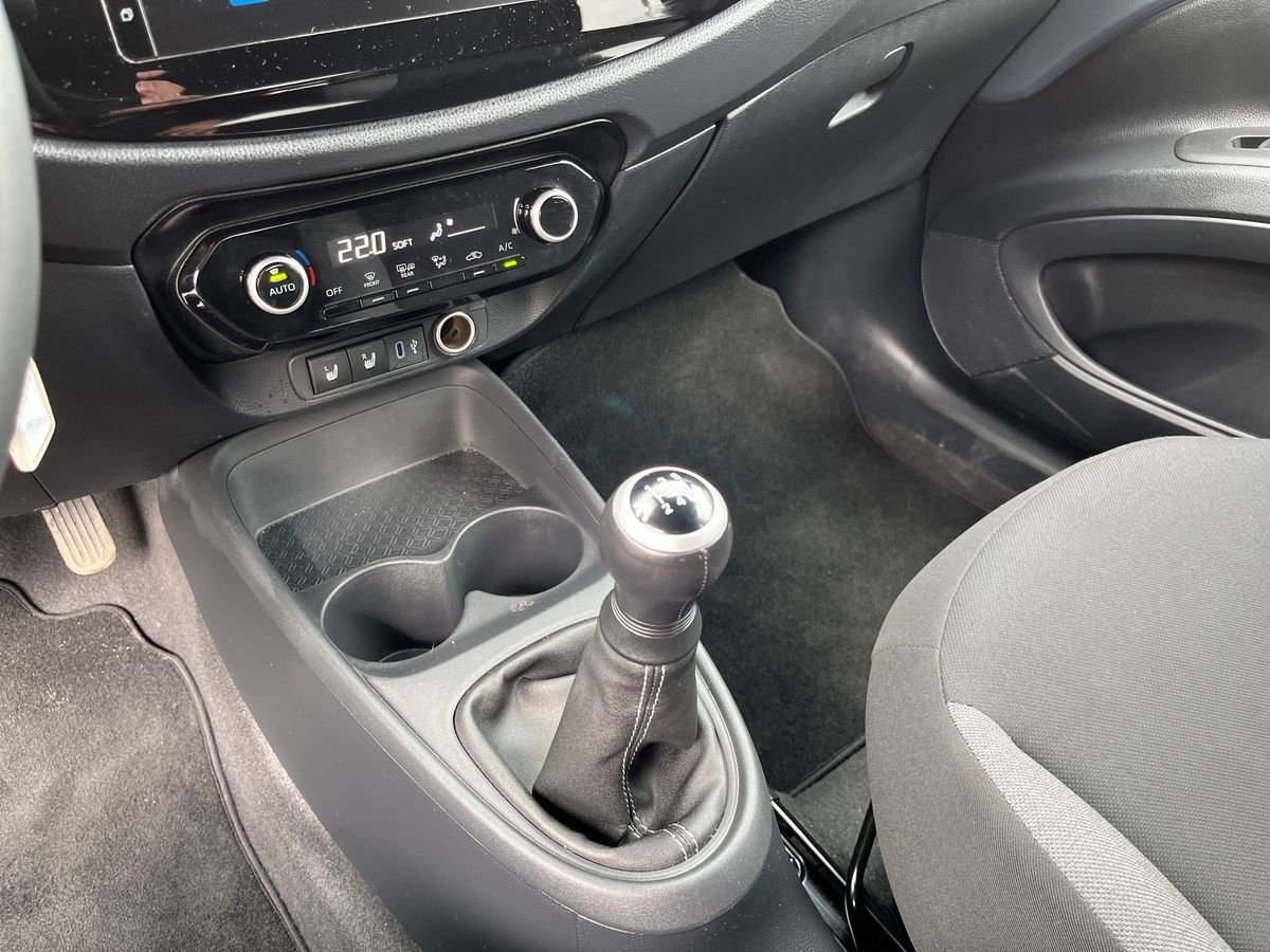 Grå Toyota Aygo X fra 2025