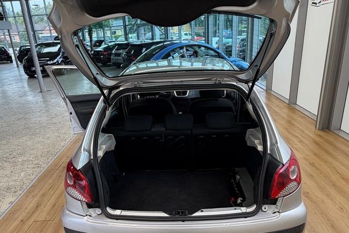 Sølv Peugeot 206+ fra 2010