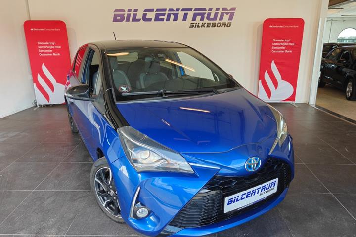 Blå Toyota Yaris fra 2017