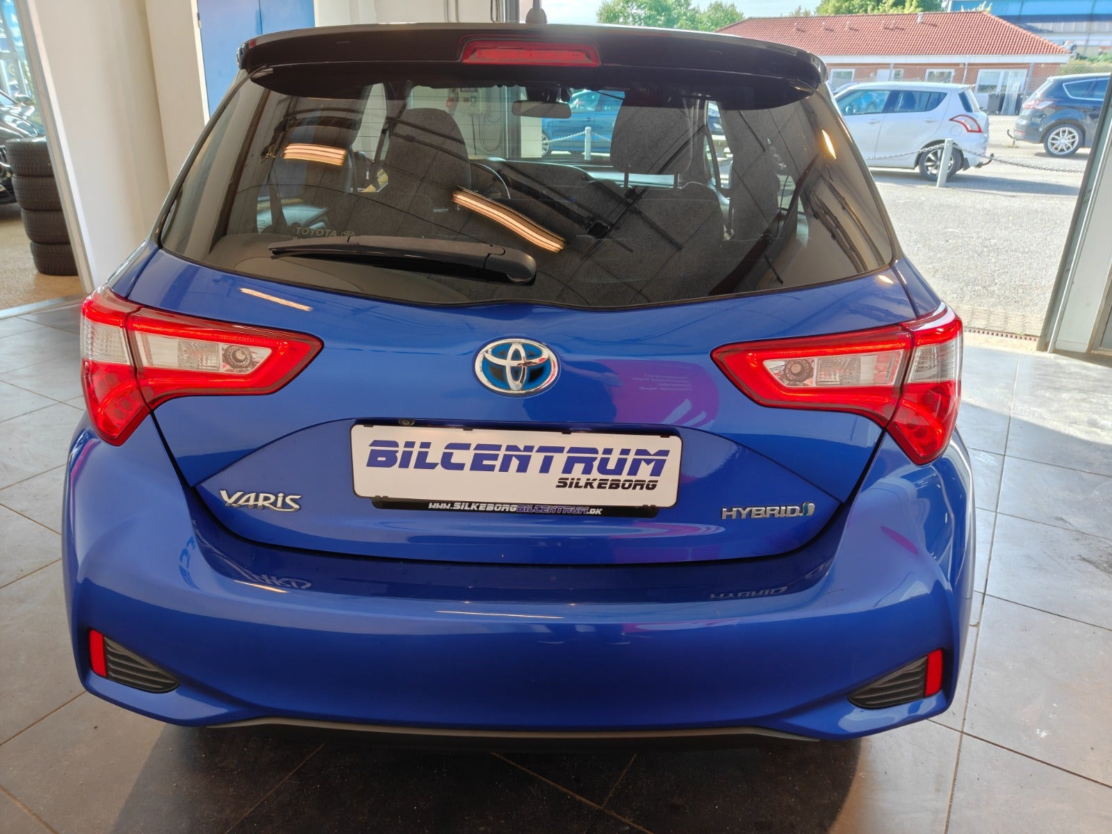 Blå Toyota Yaris fra 2017