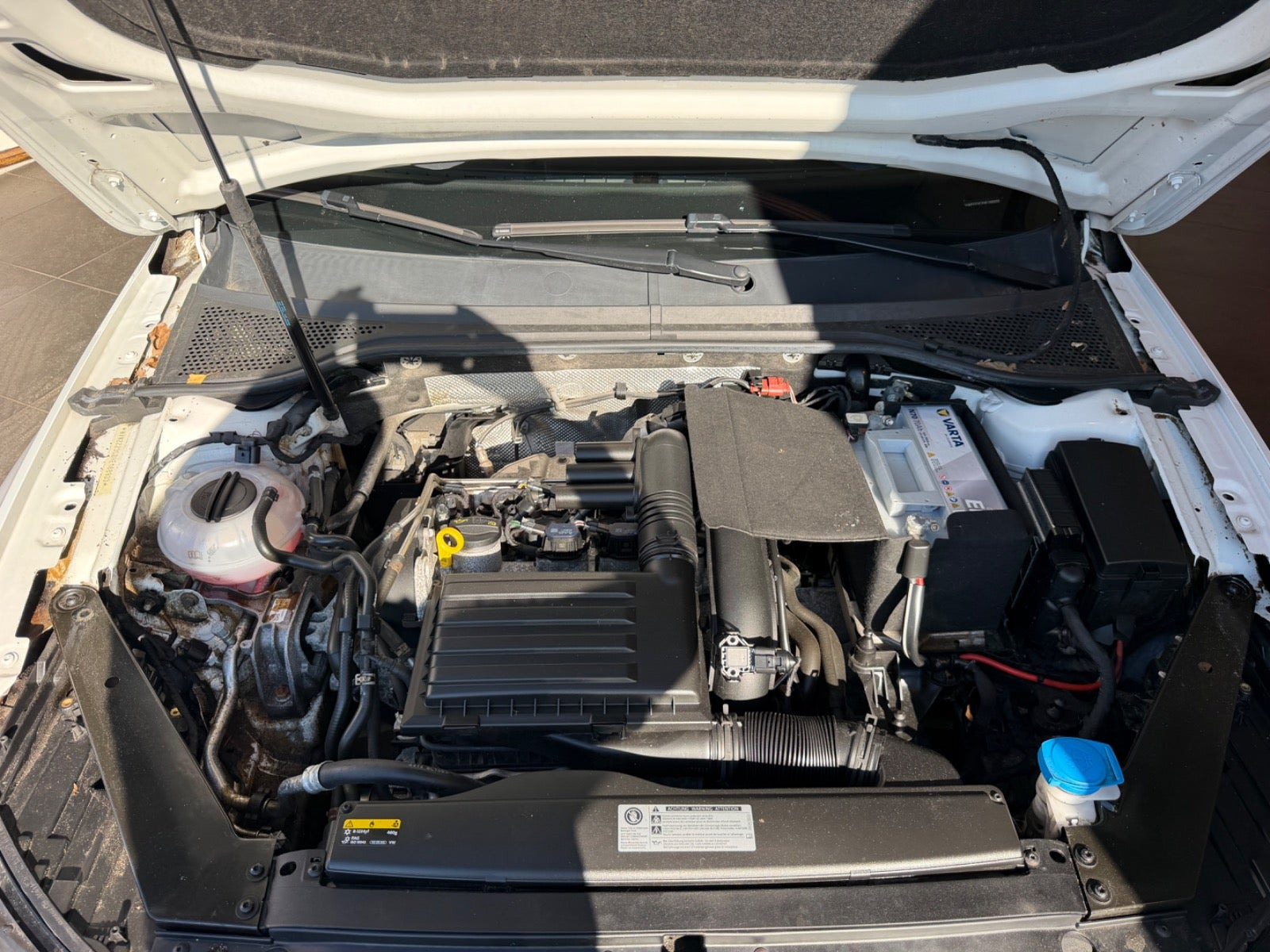 Hvid VW Passat fra 2017