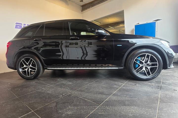 Sort Mercedes GLC350 e fra 2017
