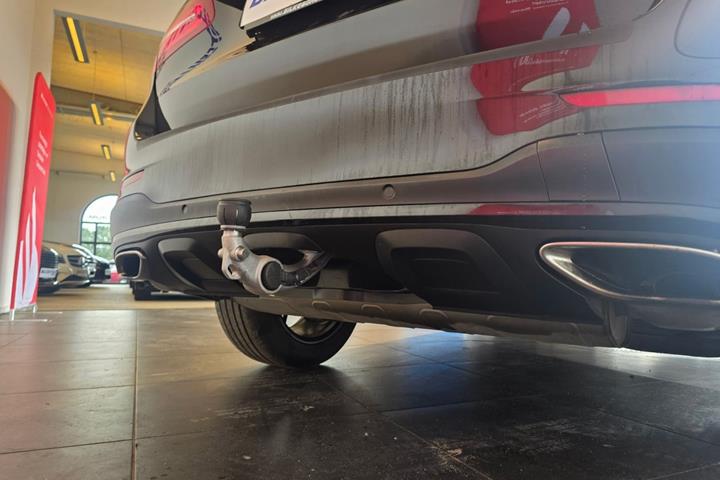 Sort Mercedes GLC350 e fra 2017