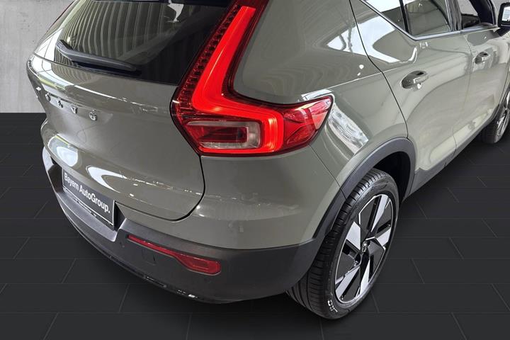 Grøn Volvo EX40 fra 2024